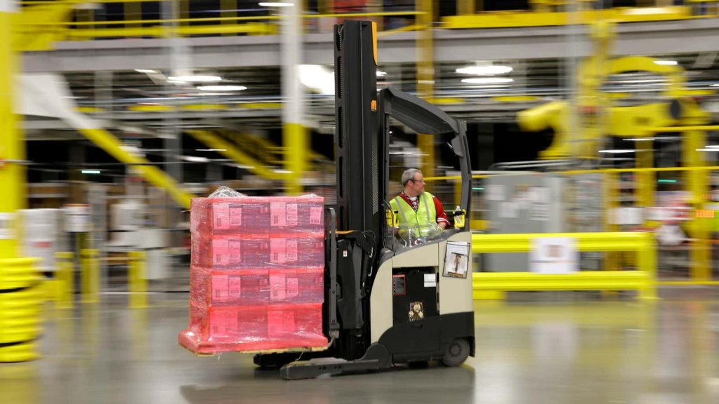 nên mua hay thuê xe nâng hàng