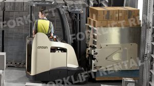 Thuê xe nâng Crown