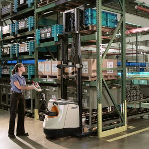 ST SX Series Crown Forklift Xe nâng Stacker